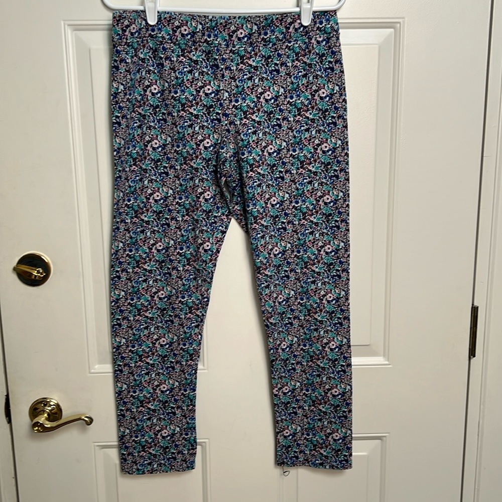 American Eagle Women’s Floral Leggings.  XL